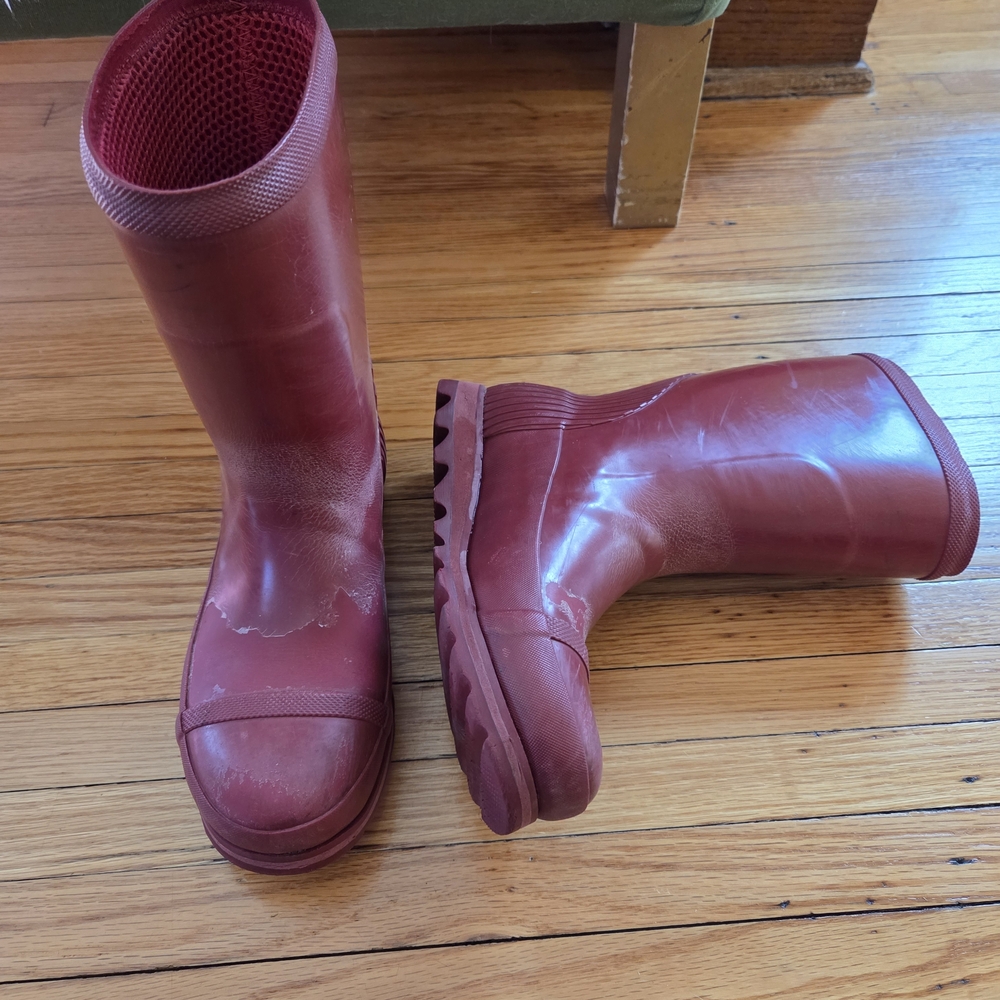 Sorel Red Winter & Rain Boots Size 6